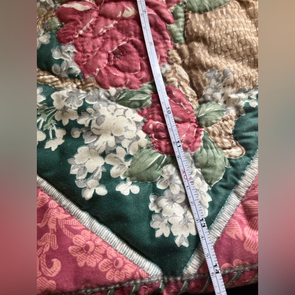 Vintage Quilted Embroidered floral rose tote bag with green trim bag - Picture 7 of 11